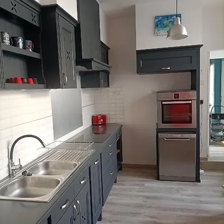 Appartement Superbe Dans Avec Jardin Royan