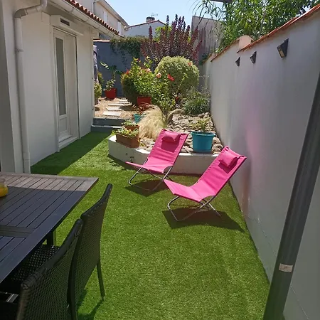Superbe Dans Avec Jardin * Royan